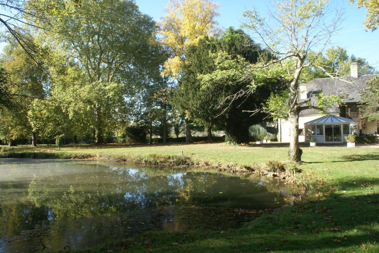 Hostellerie du Château de l'Isle La Croix-en-Touraine Exterior foto
